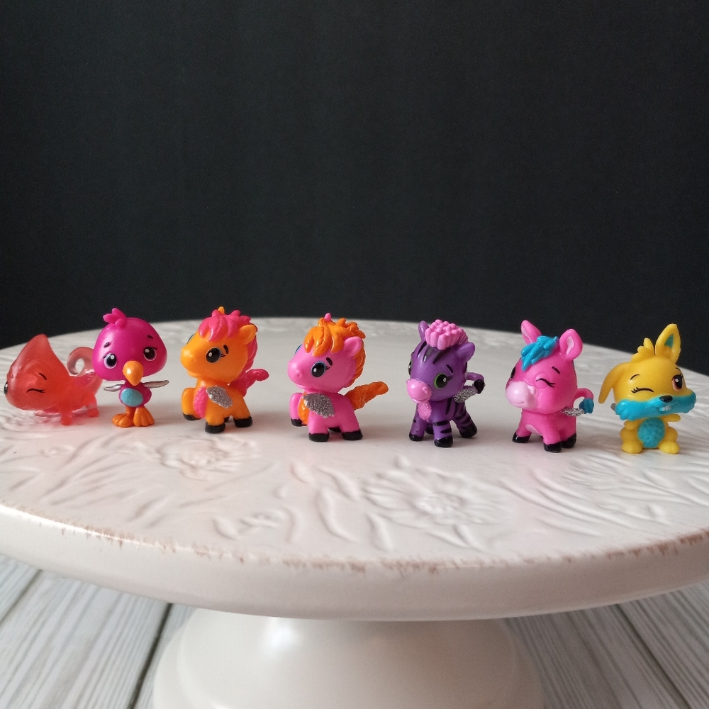 Hatchimals 7 Mini Figures